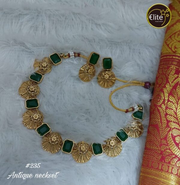 Elite Antique Neckset
