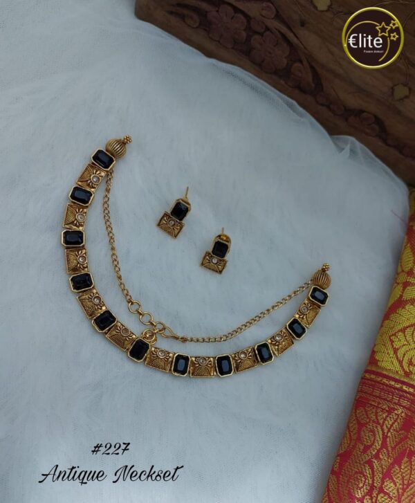 Elite Antique Neckset